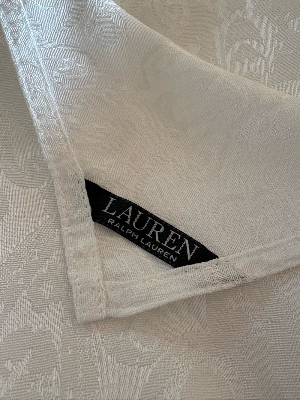 16 white Elegant Ralph Lauren holiday cloth napkins-excellent condition